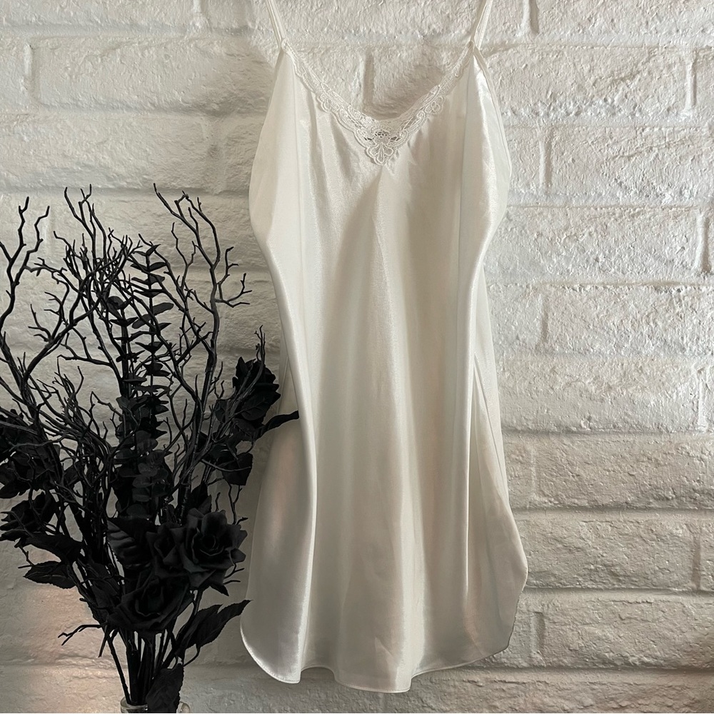 VINTAGE silk night gown